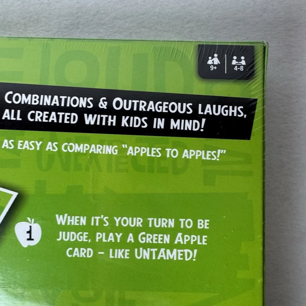 Mattel Apples to Apples Junior The Game of Crazy Comparisons Card Game Kids